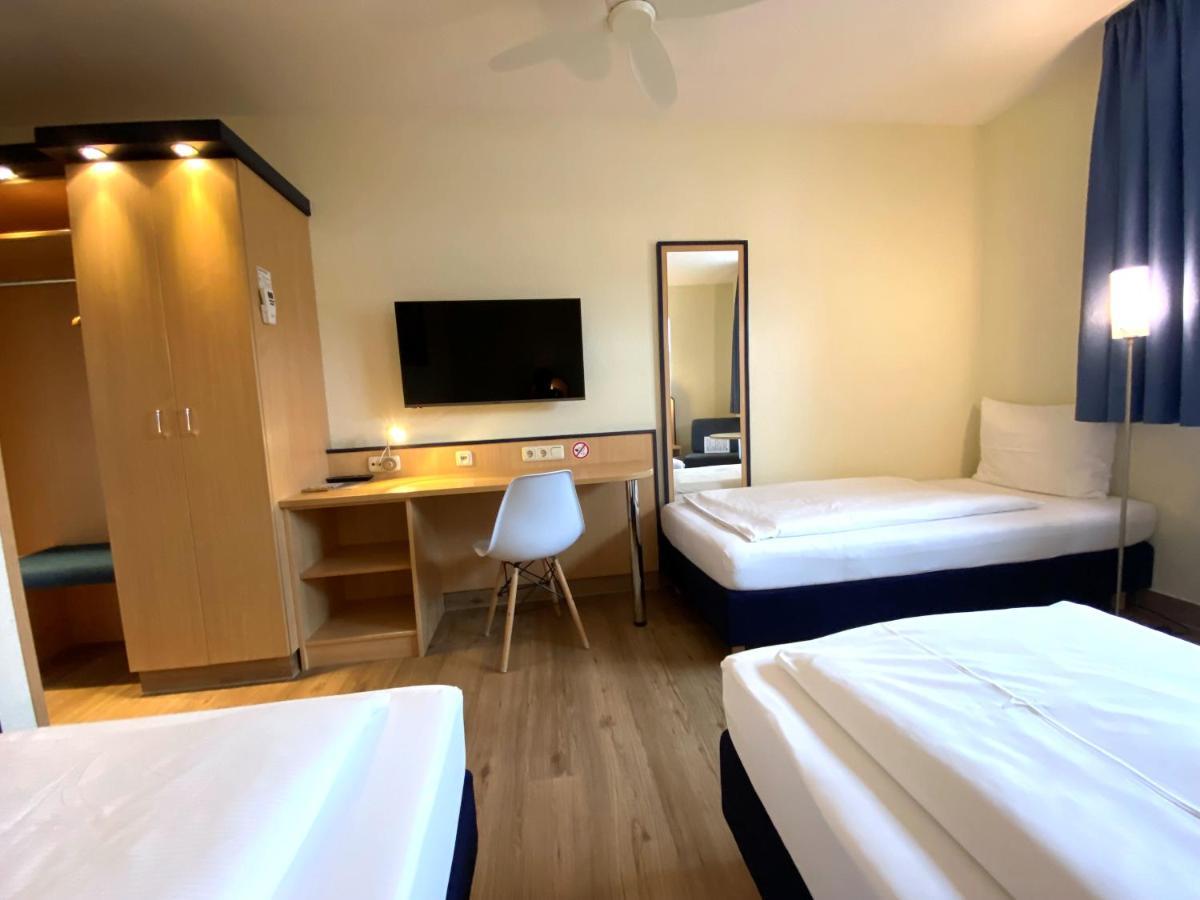 Hotel Am Wiesenweg L 24H Check-In Hausen  Εξωτερικό φωτογραφία